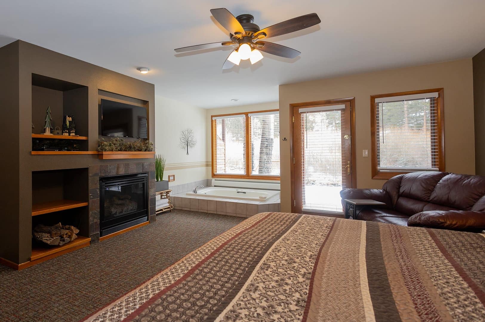 Aspen Winds on Fall River