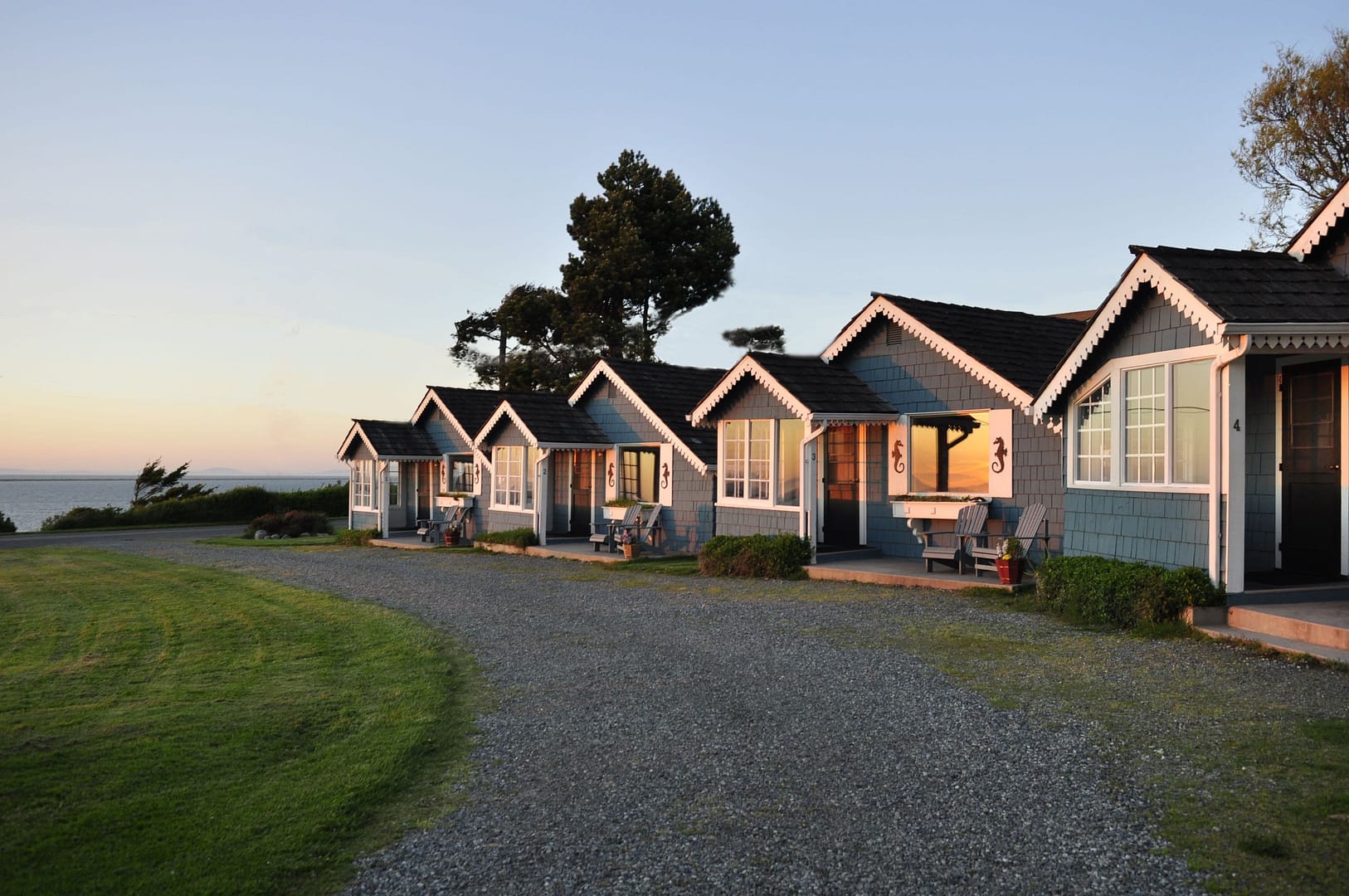 Building view of Juan de Fuca Cottages
