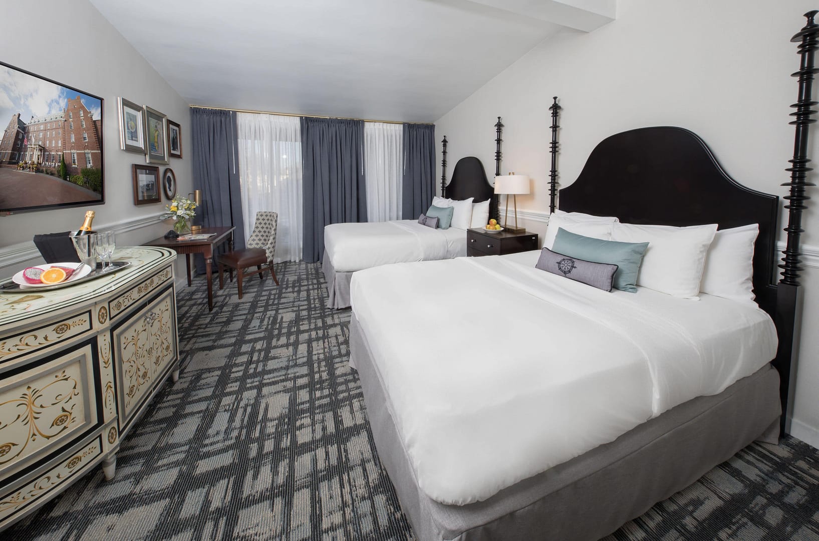 Bedroom view of Hotel Viking