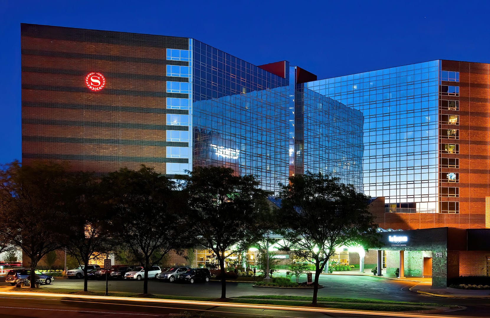 Building view of Sheraton Indianapolis Hotel at Keystone Crossing