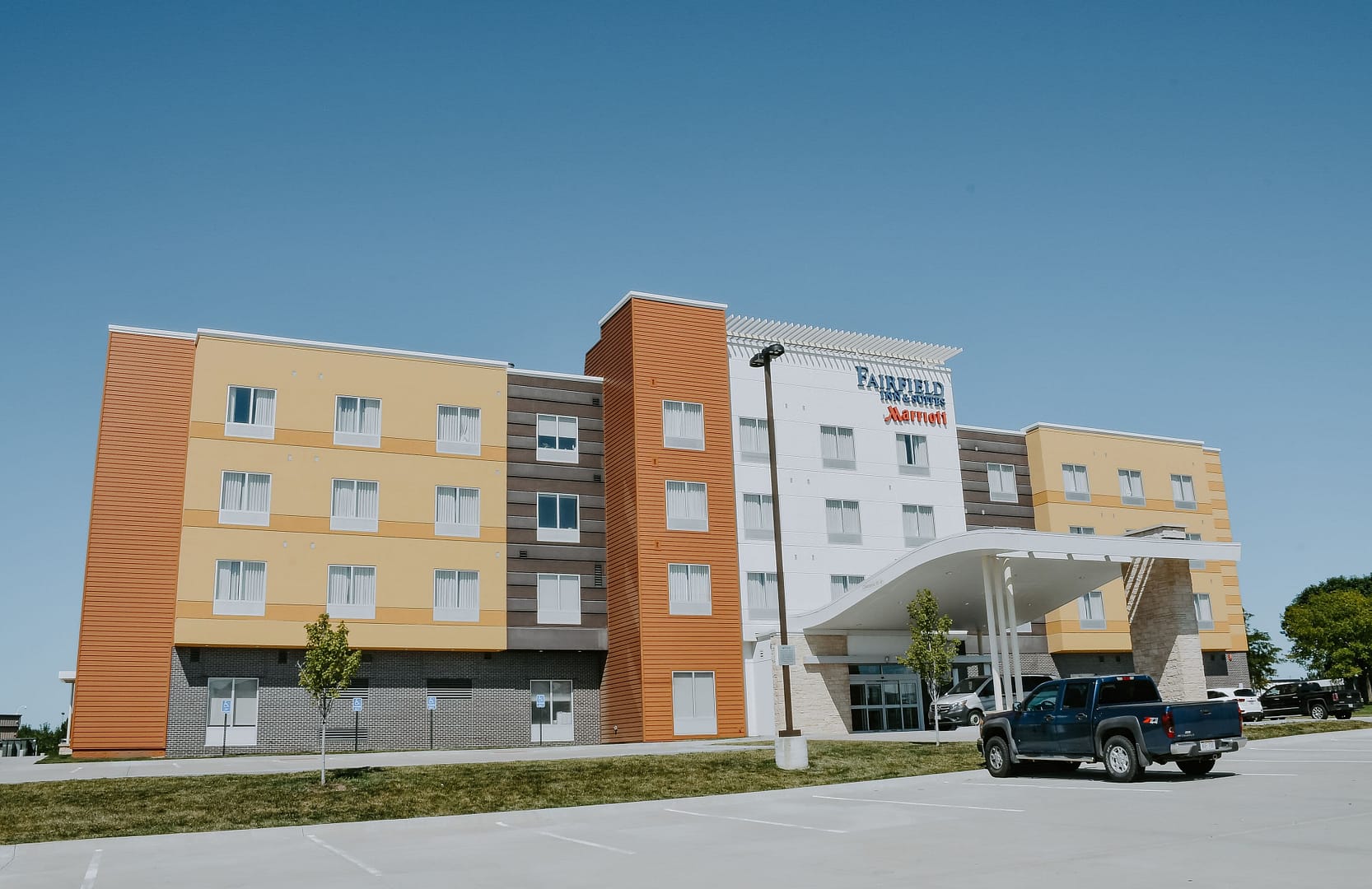 Building view of Fairfield Inn & Suites by Marriott Lincoln Airport