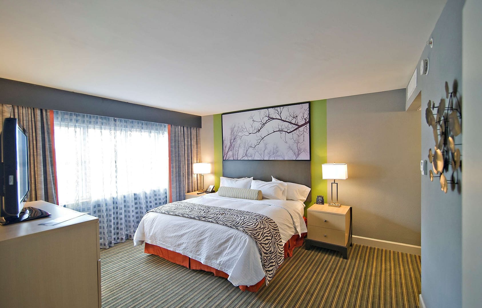 Bedroom view of DoubleTree Suites by Hilton Hotel Huntsville South