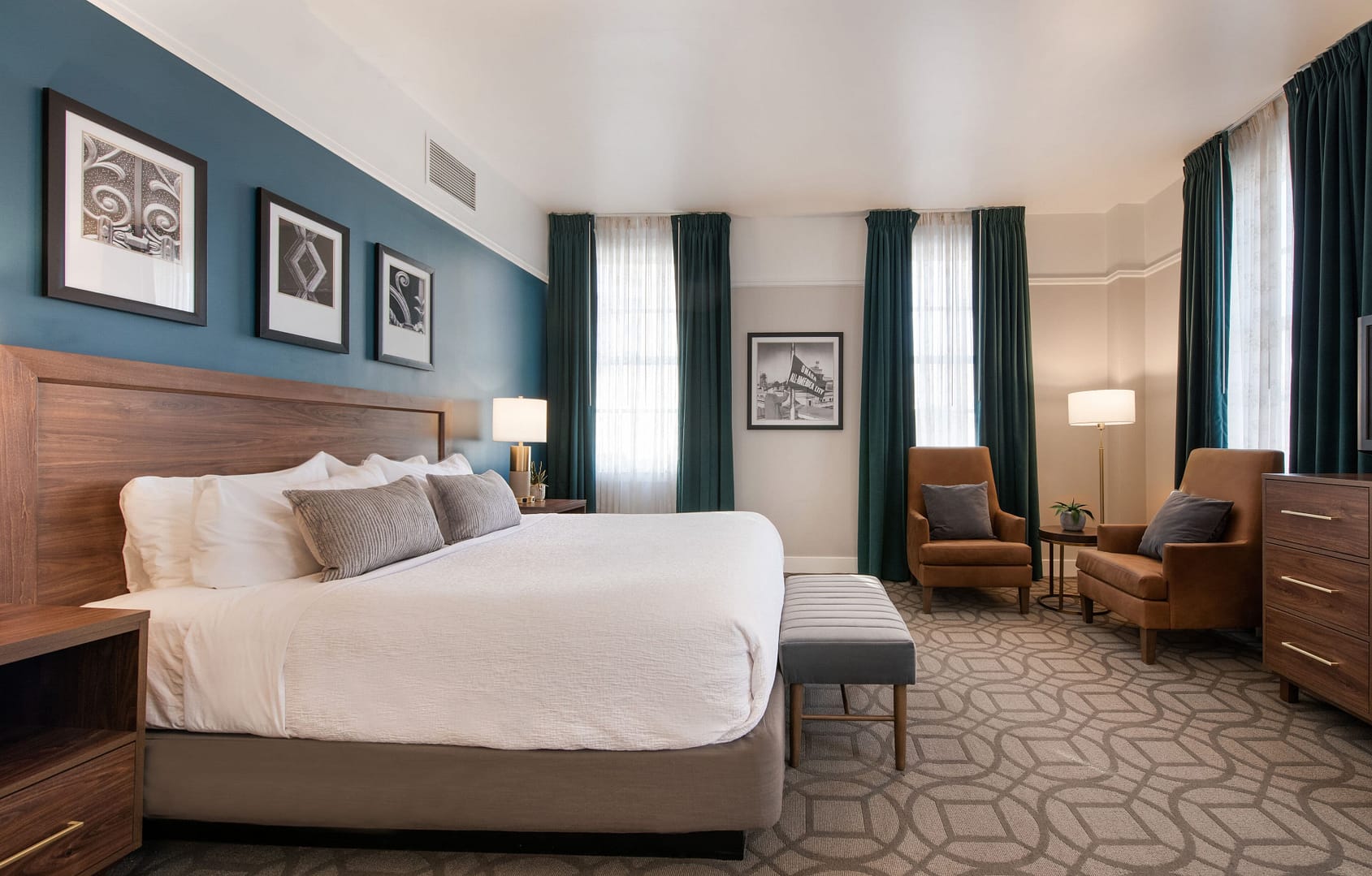 Bedroom view of Magnolia Hotel Omaha