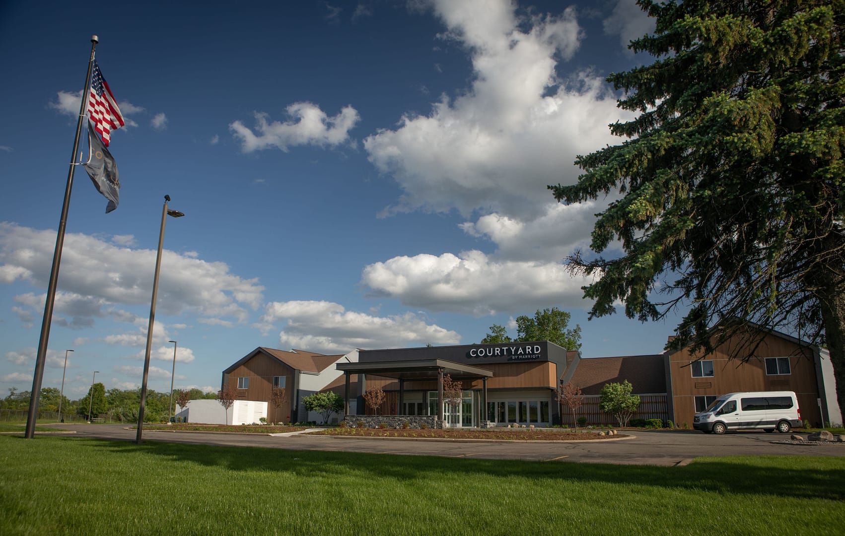 Building view of Courtyard by Marriott Lansing