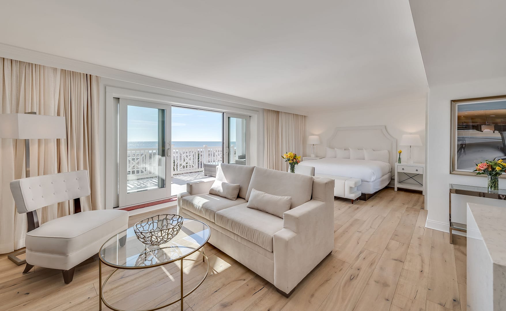 Living room view of Icona Avalon