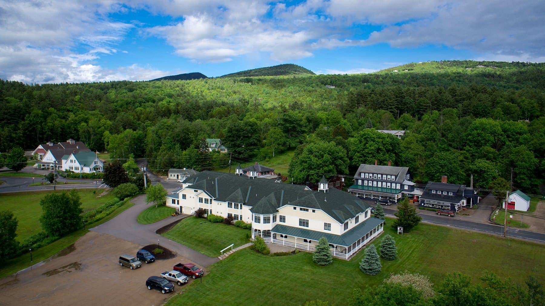 Building view of Snowflake Inn