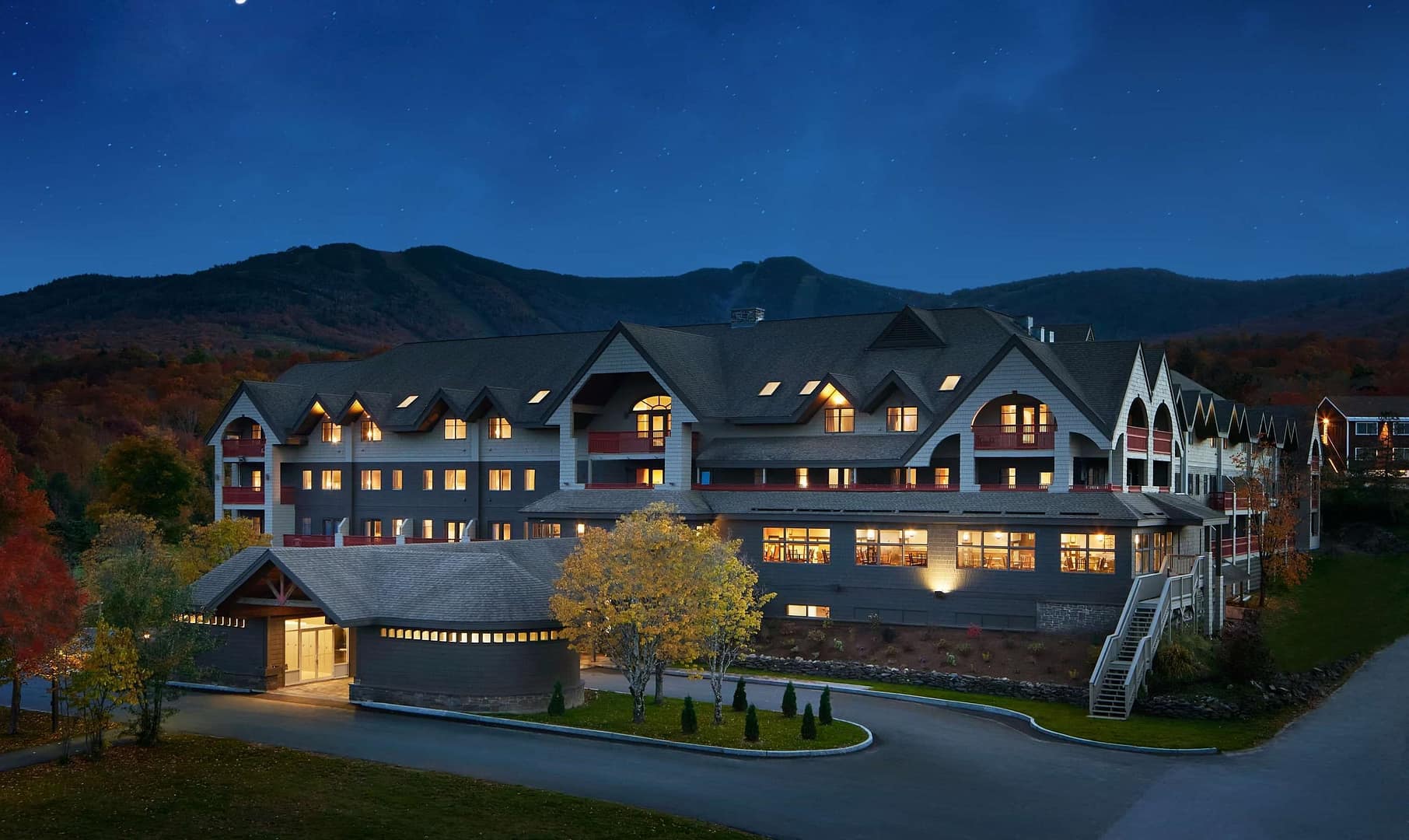 Building view of Killington Mountain Lodge, Tapestry Collection by Hilton