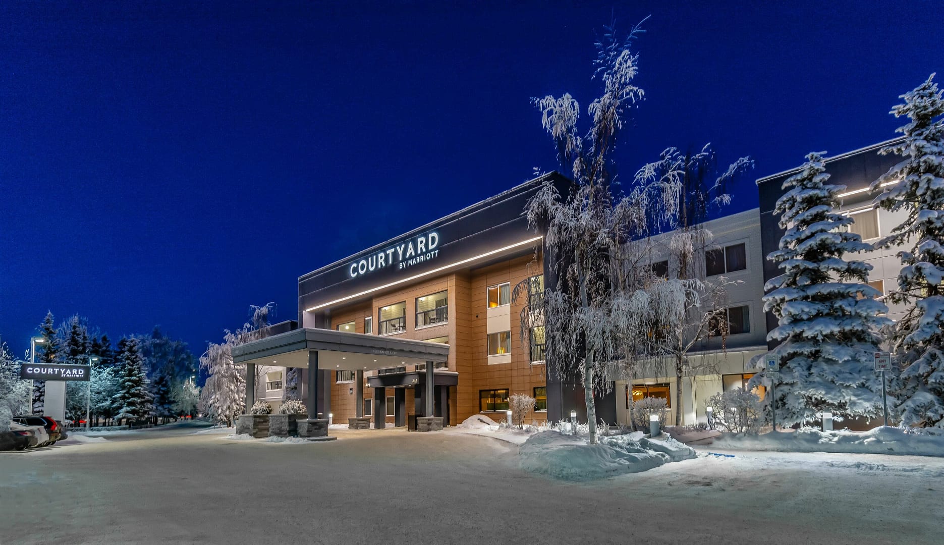 Building view of Courtyard by Marriott Anchorage Airport
