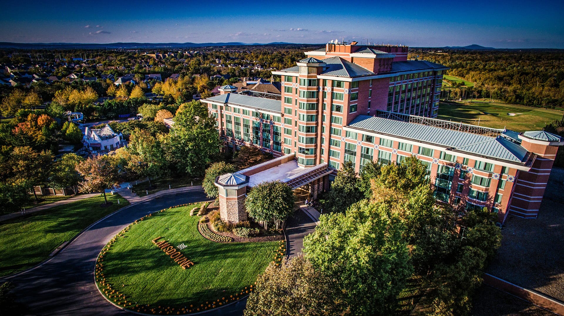 Building view of Lansdowne Resort and Spa