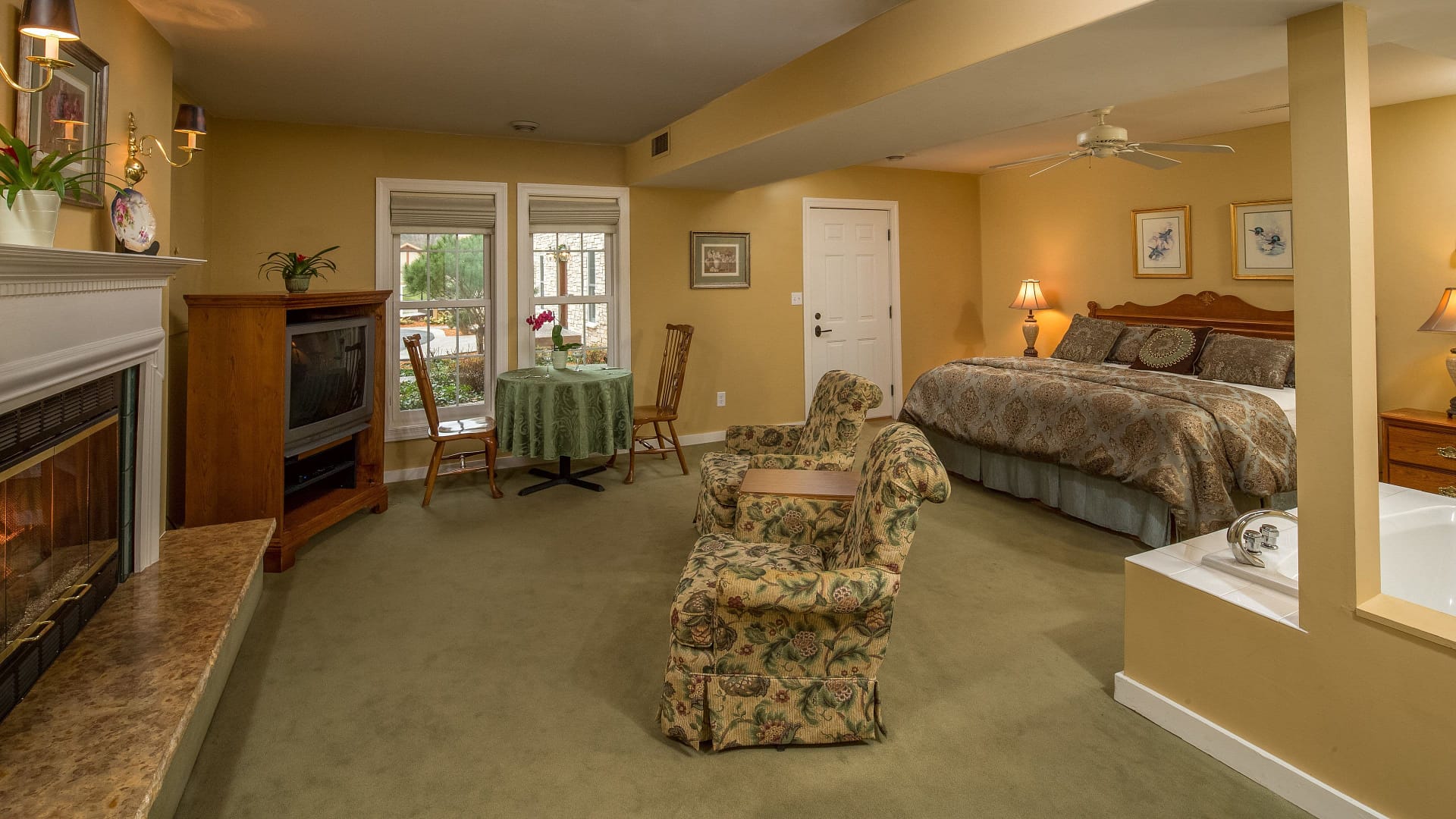 Bedroom view of Goldmoor Inn