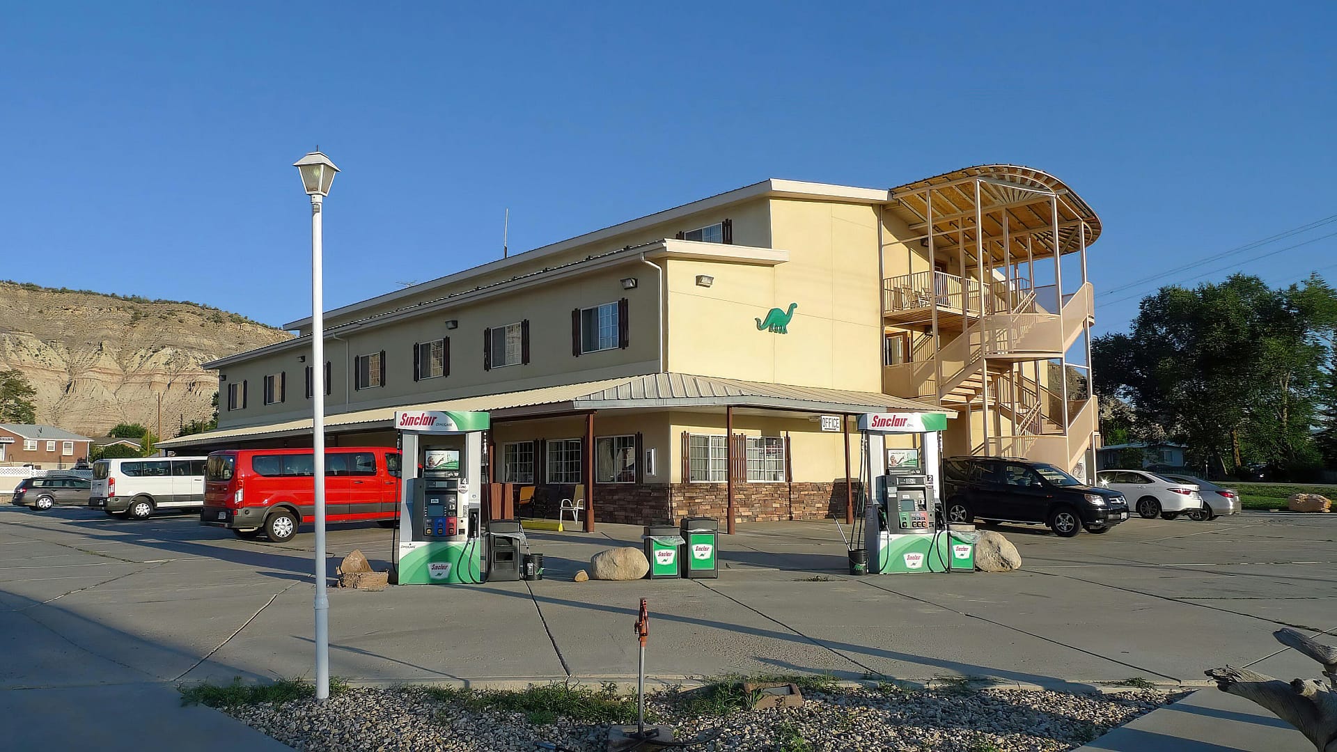 Building view of Grand Staircase Inn
