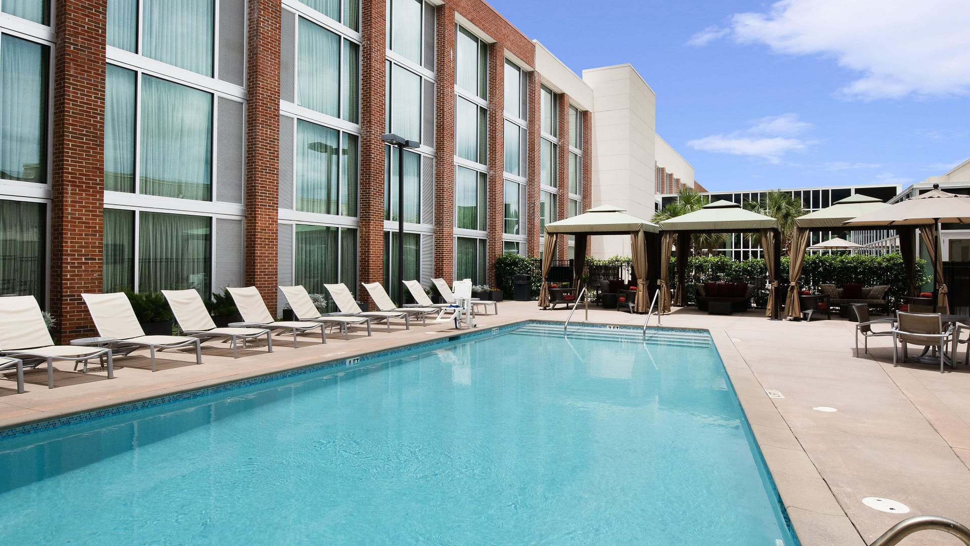 DoubleTree by Hilton Hotel & Suites Charleston Airport