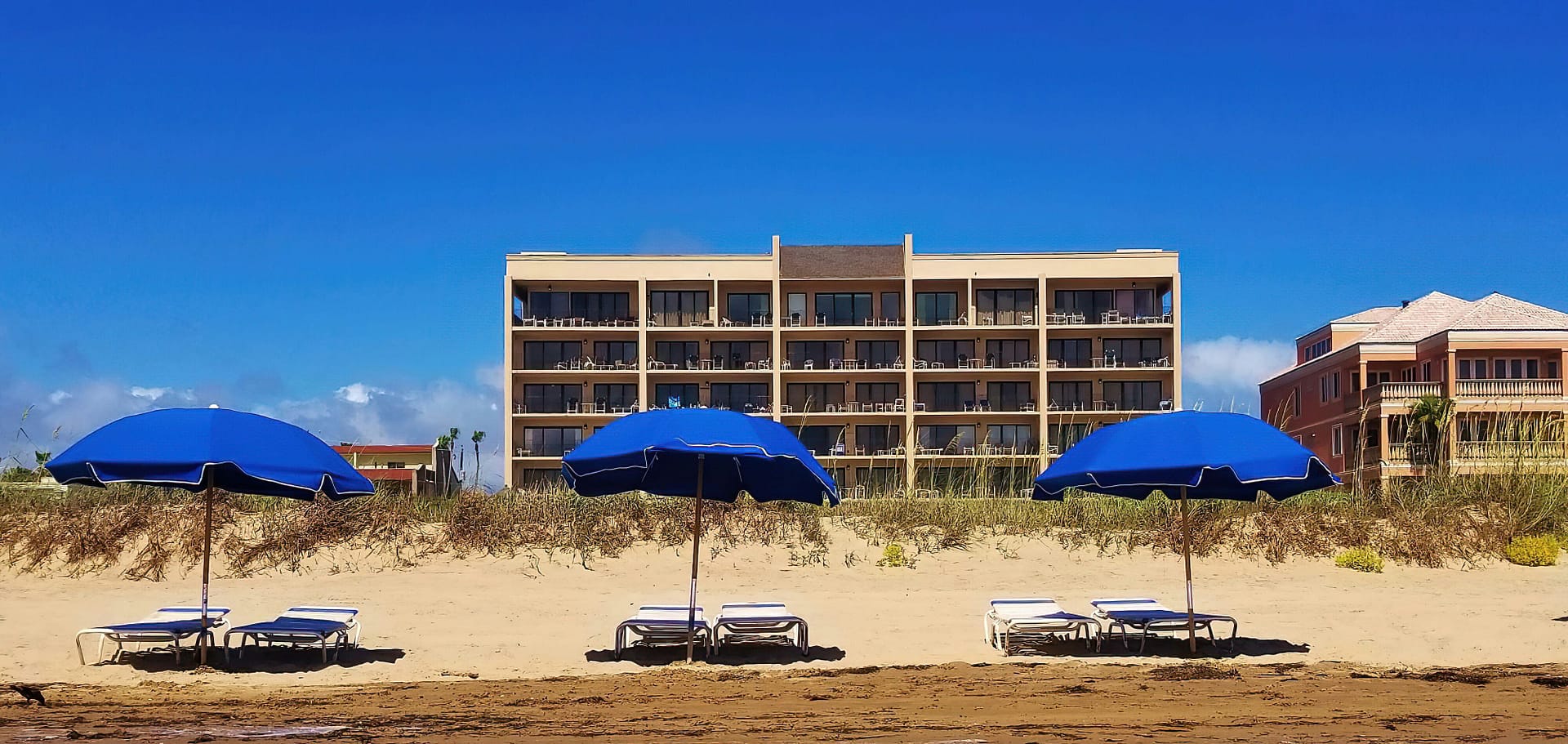 Building view of Seabreeze 1 Condominiums