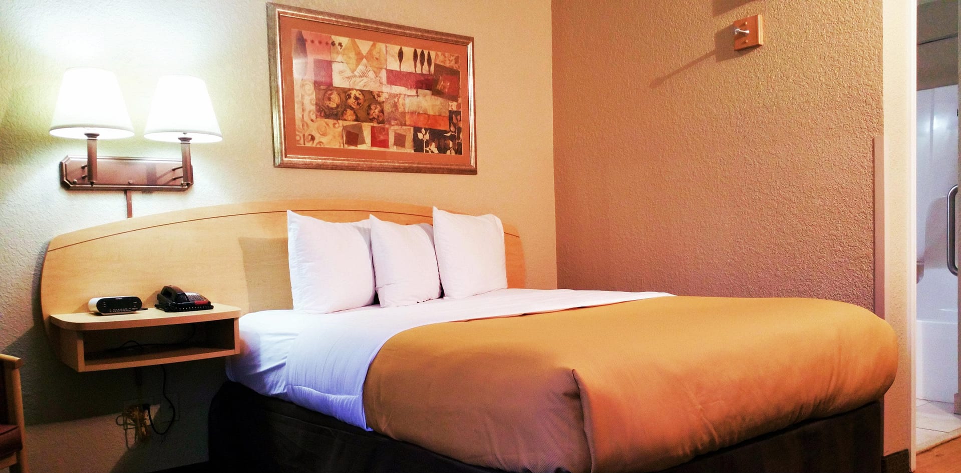 Bedroom view of Birch Hill Suites South Bend