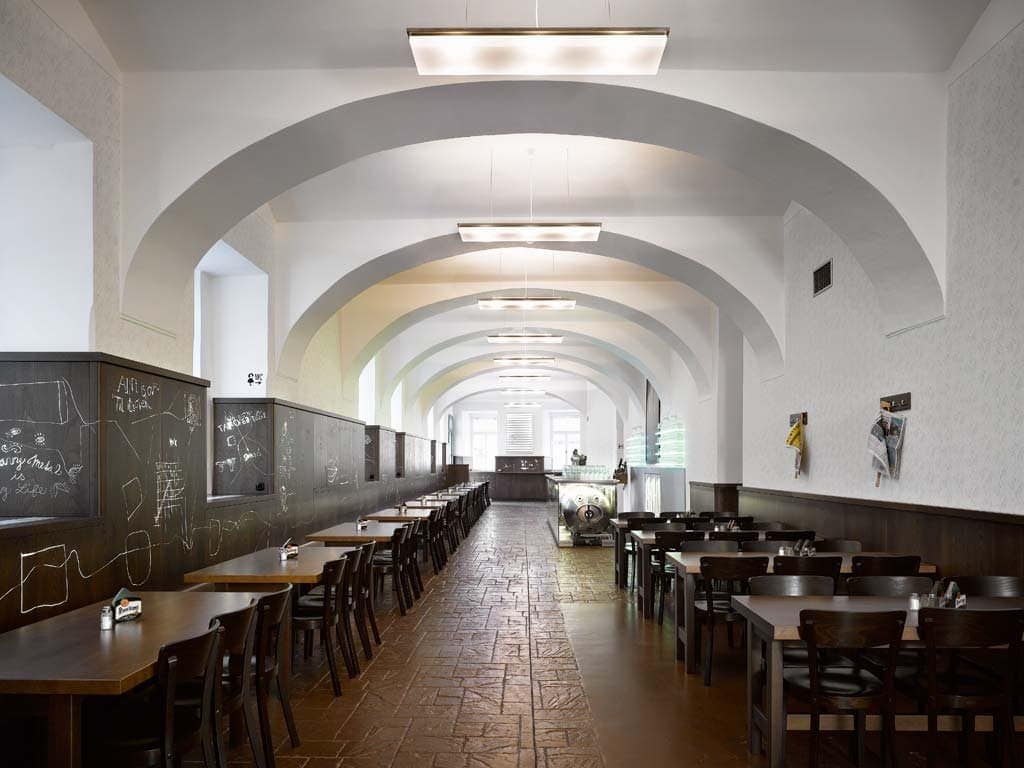 Lokál Dlouhááá, Prague