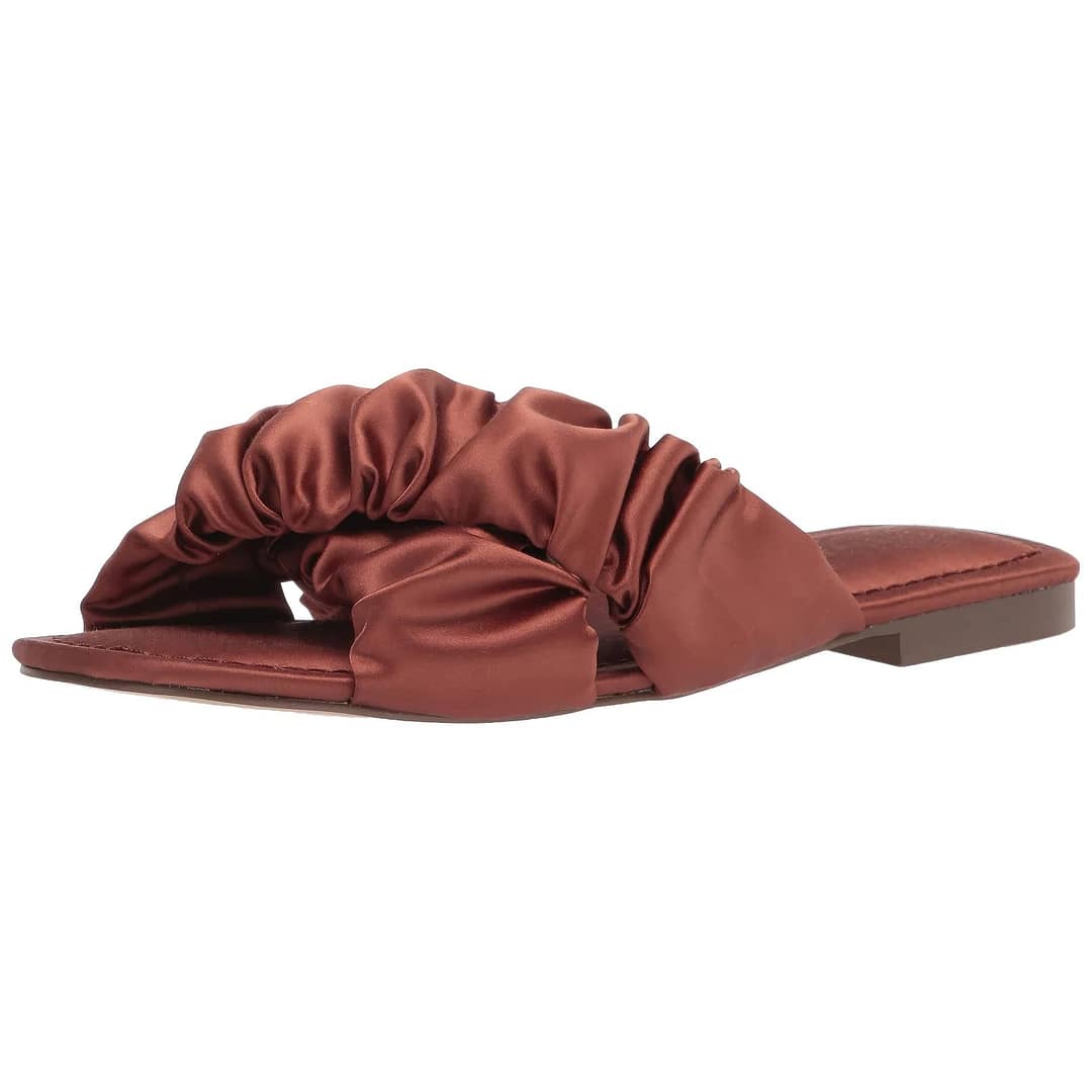 The Drop Brianna Ruched Cross Strap Flat Sandal
