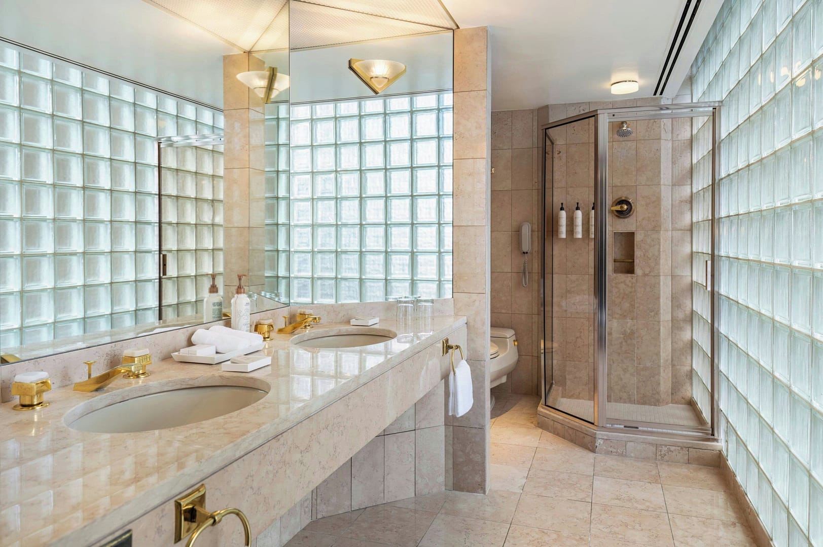 Metropolitan Hotel Vancouver